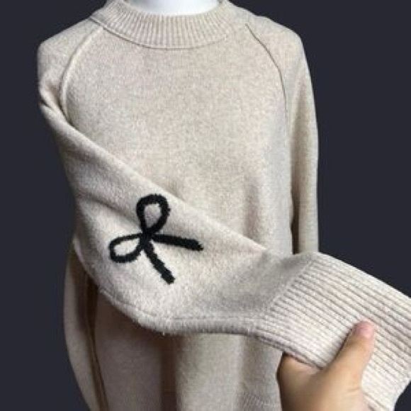 Aerie Bow Sweater Pullover - Picture 2 of 3